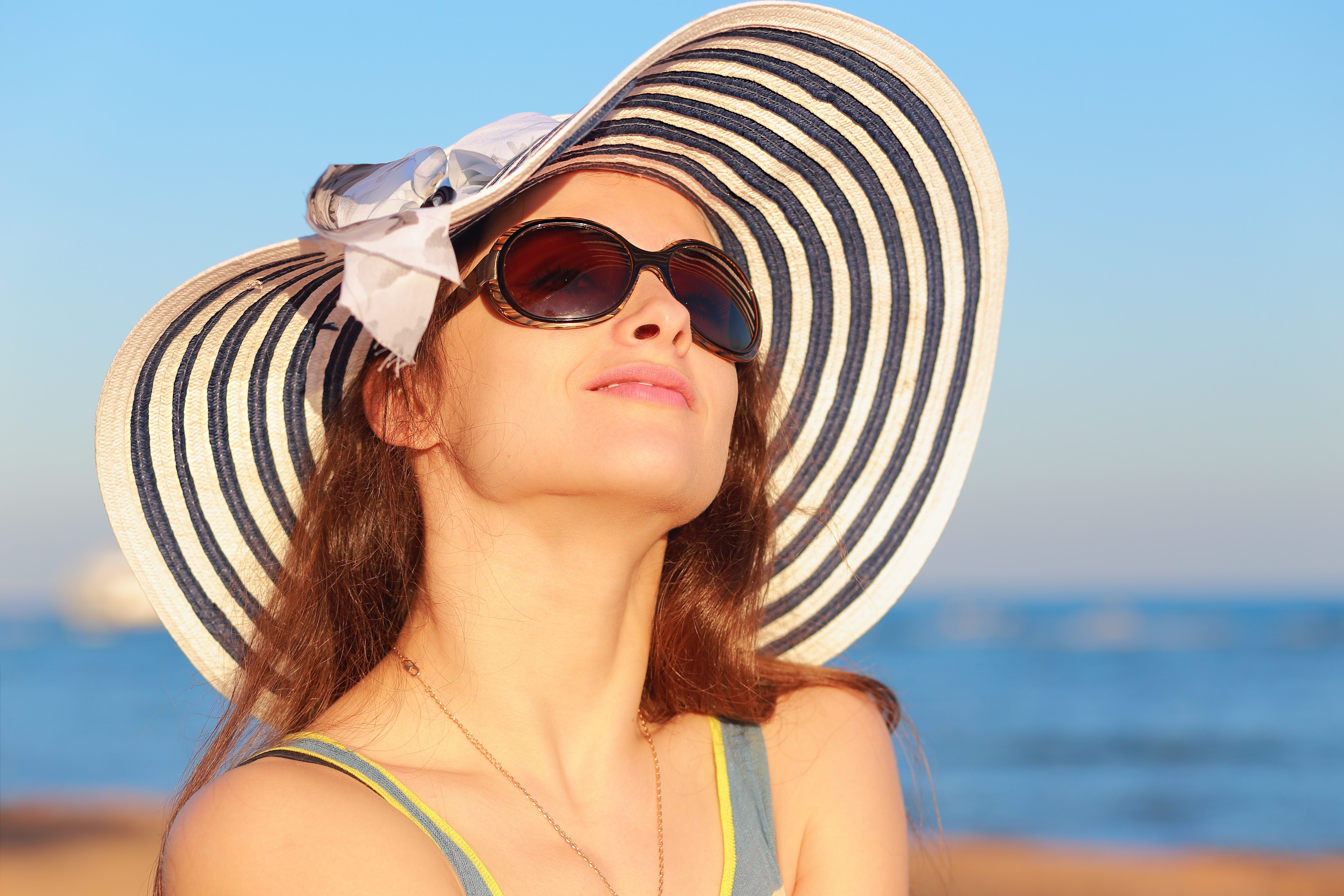 Michael Anthony Hair Salon Capitol Hill Washington Dc Beautiful Woman In Hat And Sun Glasses 